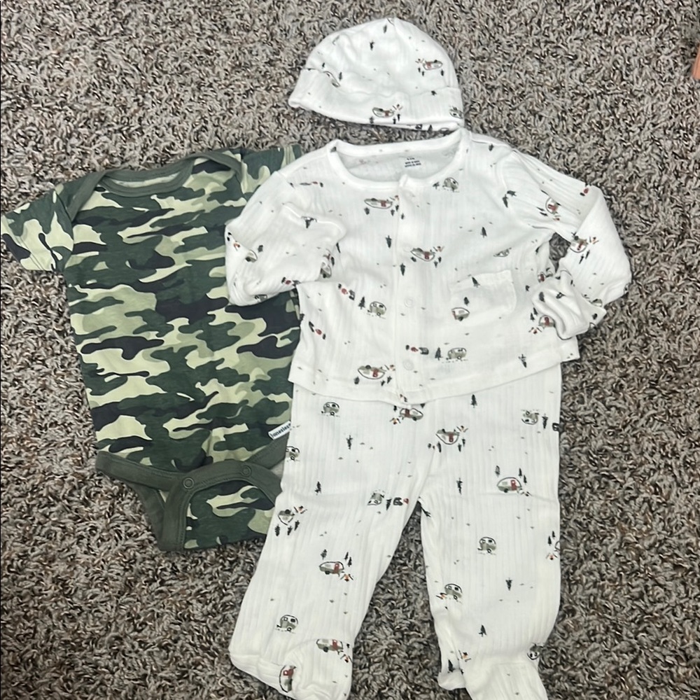 GERBER SET Camouflage Onesie and White Outdoors Baby Outfit Set